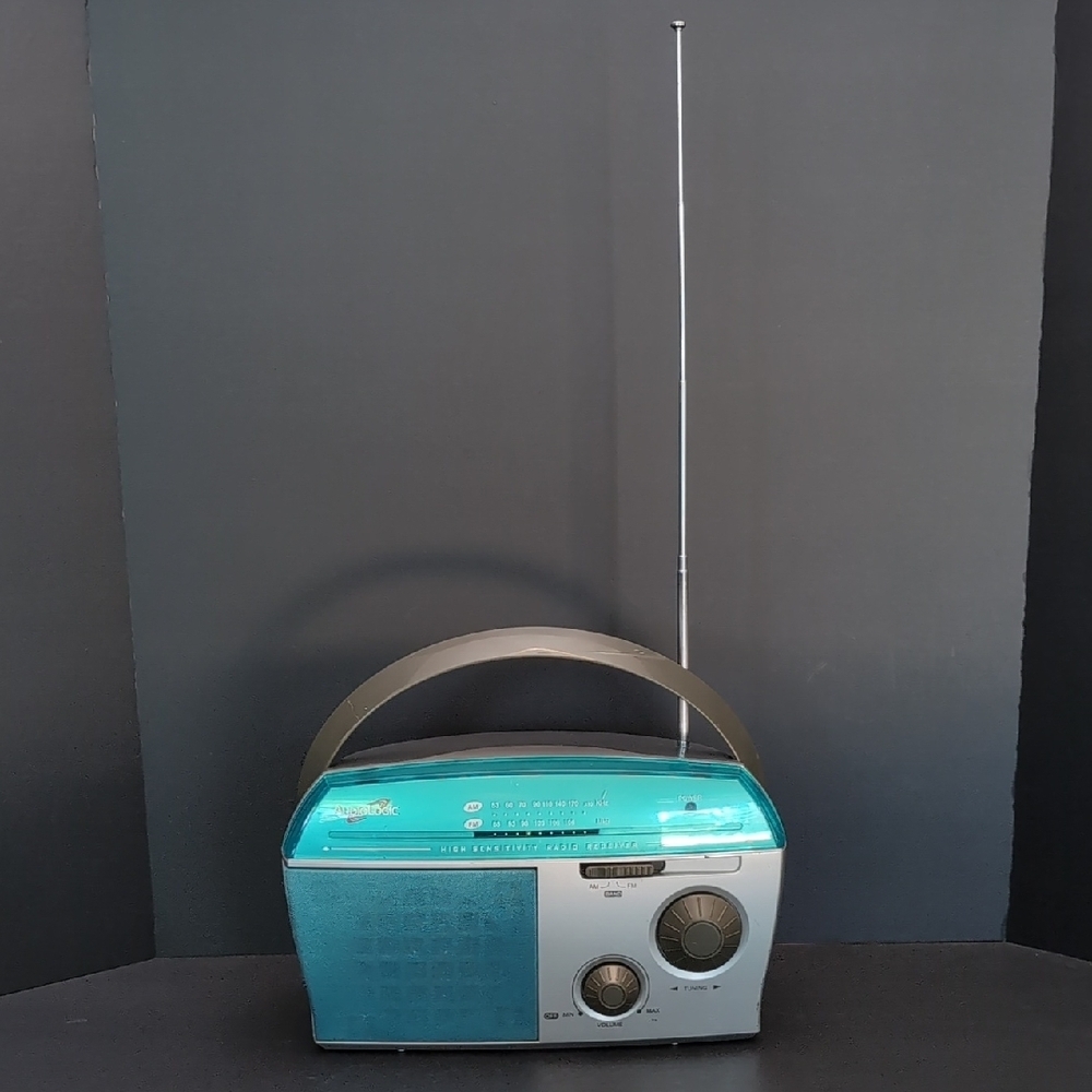 VGT,Teal/Gray Audiologic High Sensitivity AM/FM Radio Reciever. - Picture 3 of 10